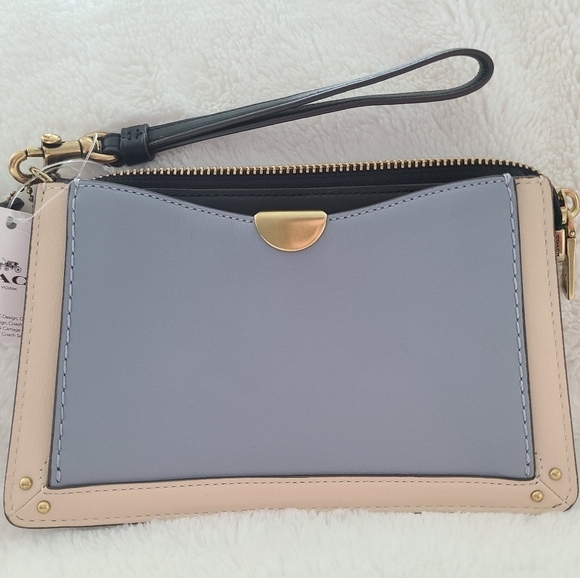 Coach COLORBLOCK DREAMER LEATHER WRISTLET - Picture 1 of 8